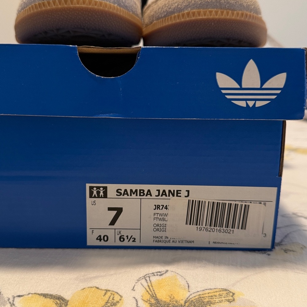 Adidas Samba Jane - NEVER WORN WITH TAGS - Picture 6 of 6